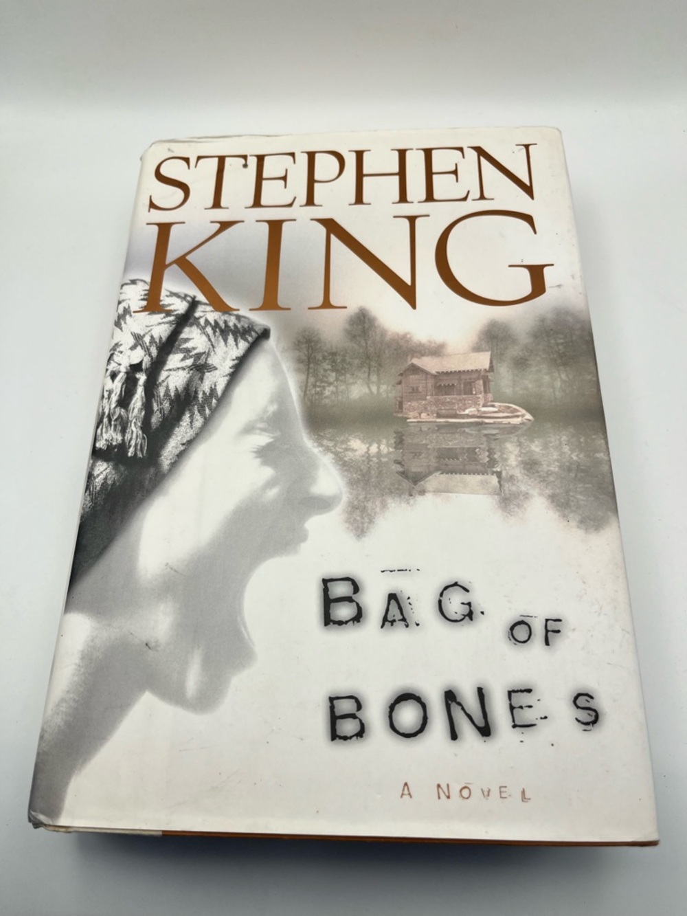 Stephen King Bag of Bones Hardcover - White/Cream